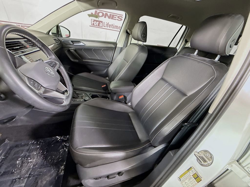 Used 2022 Volkswagen Tiguan SE AWD/4WD image 24