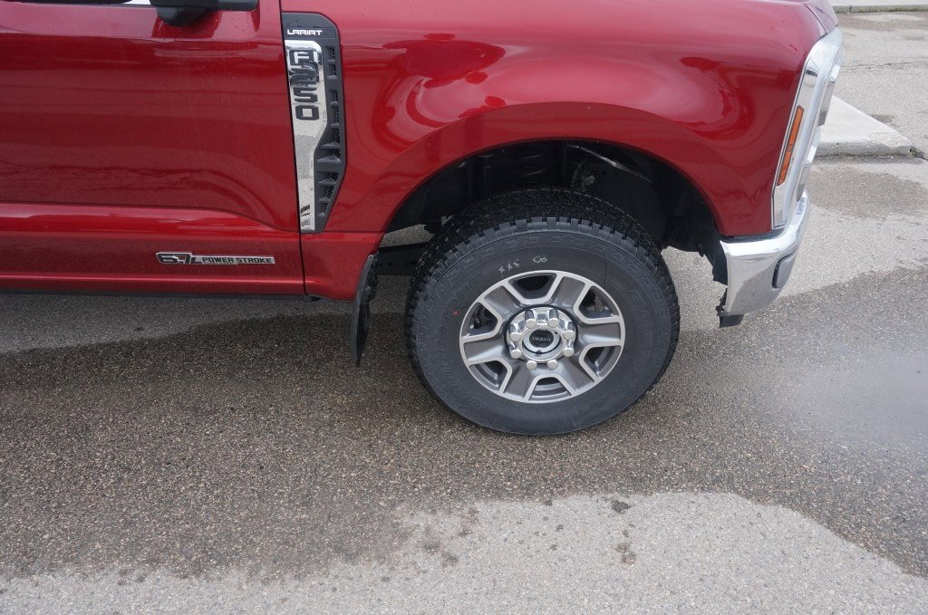 Used 2025 Ford F250 Lariat AWD/4WD image 2