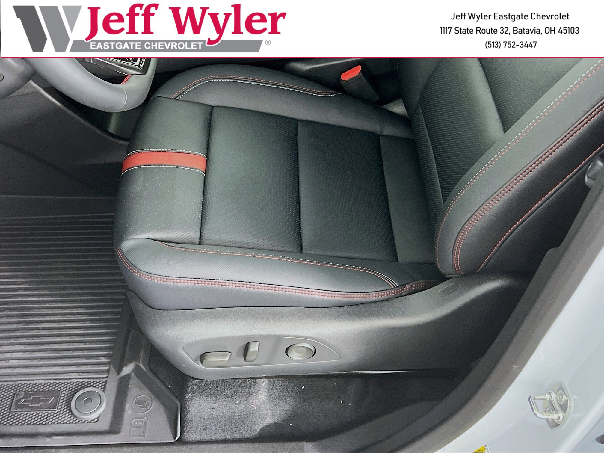New 2026 Chevrolet Traverse RS w/ LPO, Floor Liner Package image 4