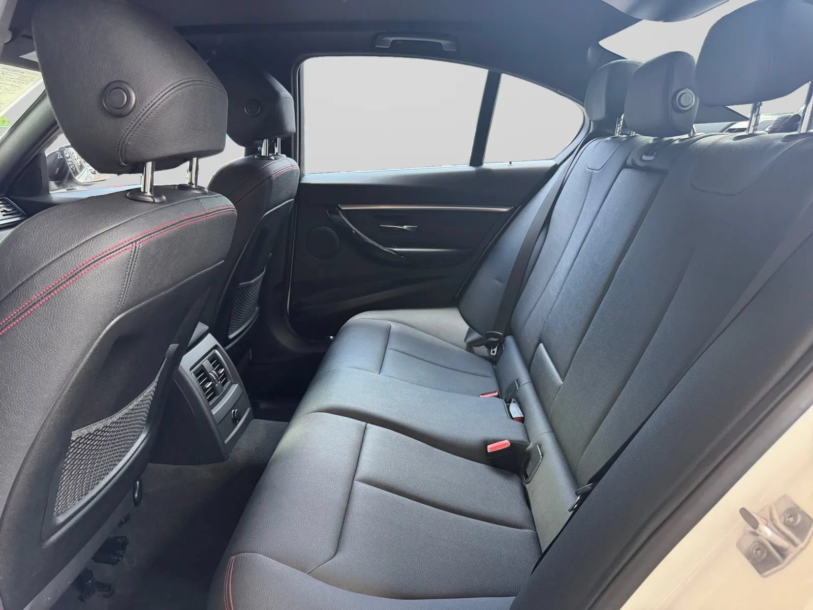 Used 2018 BMW 330i Sedan RWD image 25