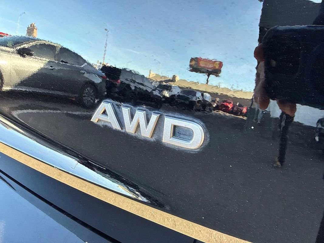 Used 2025 Nissan Rogue SV image 12