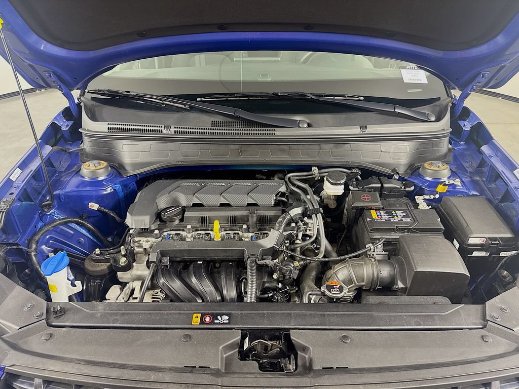 Certified 2025 Hyundai Venue SEL FWD image 30