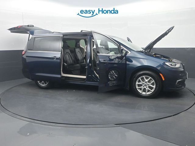 Used 2022 Chrysler Pacifica Touring-L FWD image 35