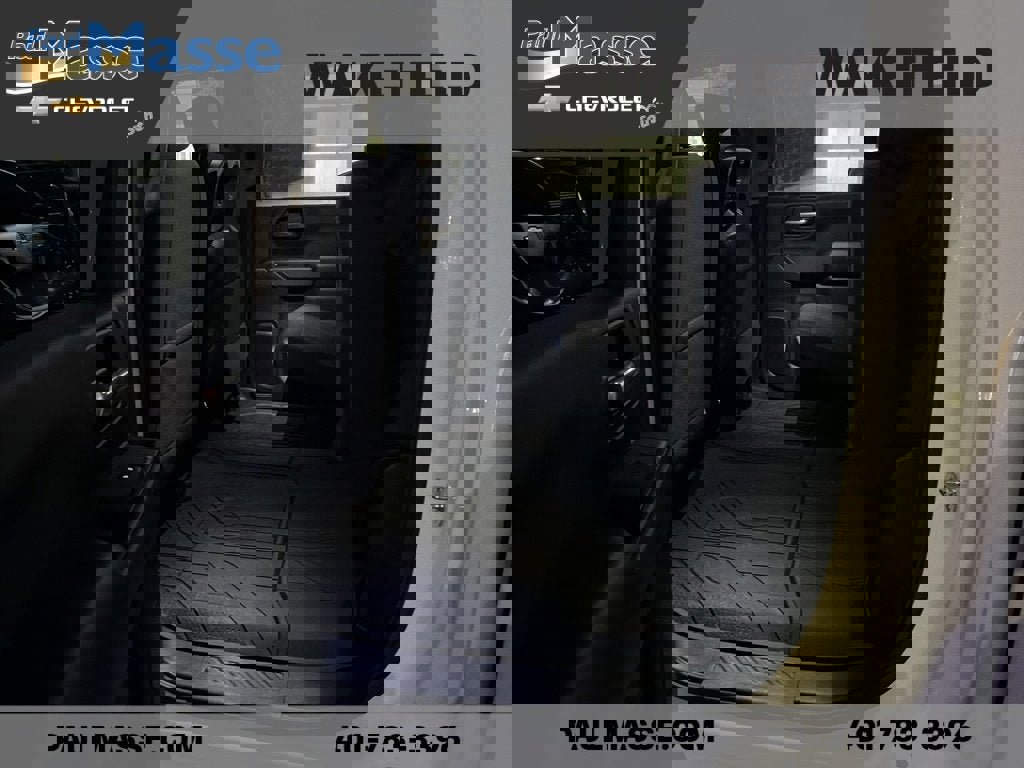 Used 2025 Chevrolet Silverado 2500 Custom w/ Custom Value Package image 15