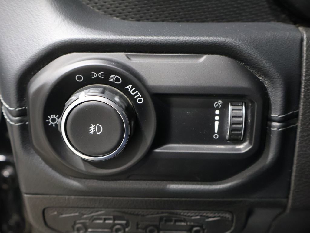 Used 2024 Jeep Wrangler Unlimited Rubicon w/ Convenience Group image 30