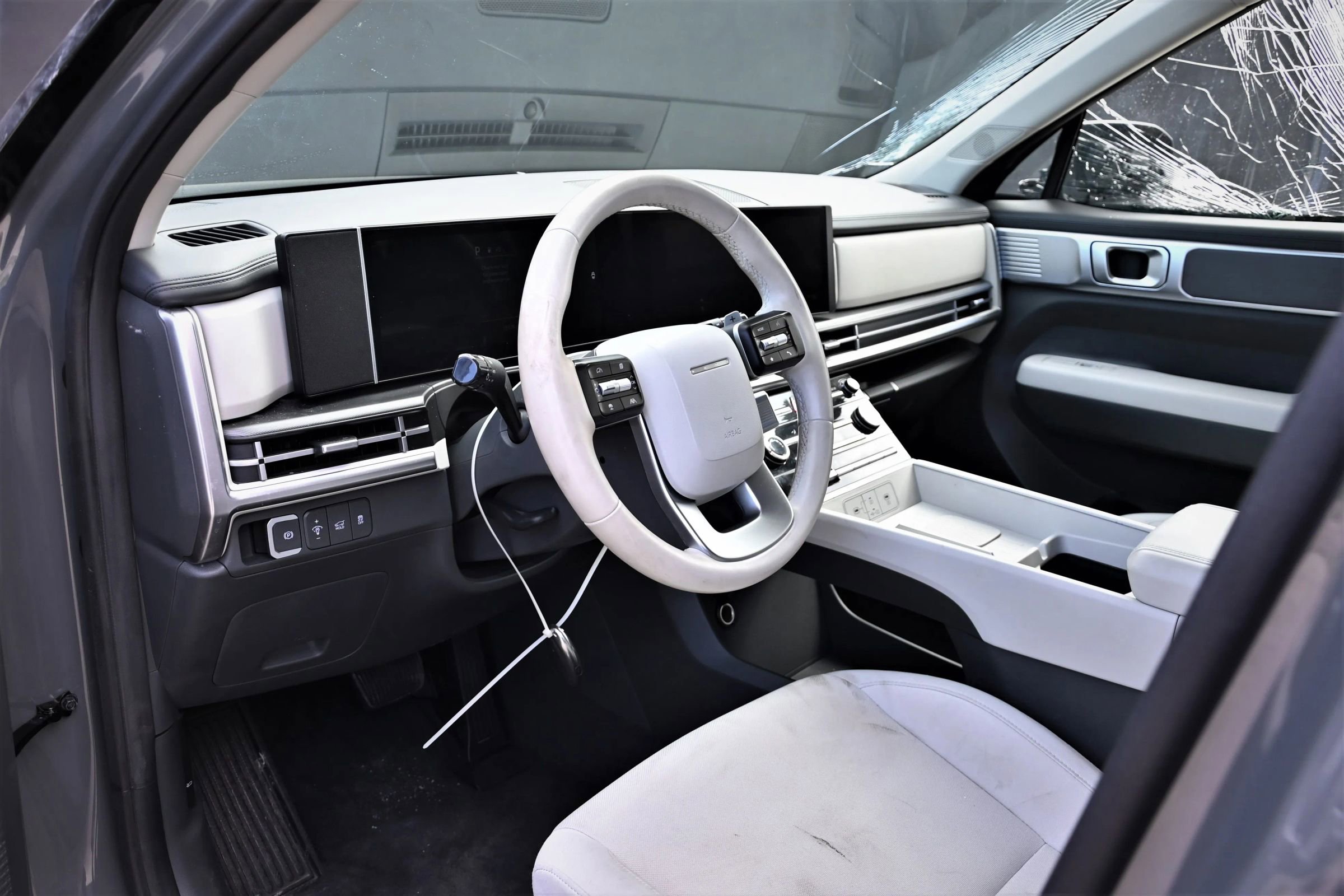 Used 2024 Hyundai Santa Fe SE image 13