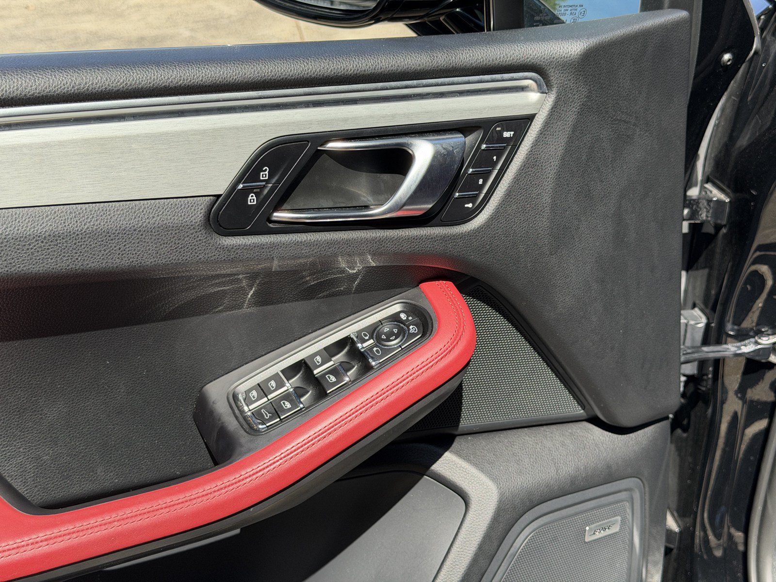 Used 2021 Porsche Macan Turbo AWD/4WD image 14