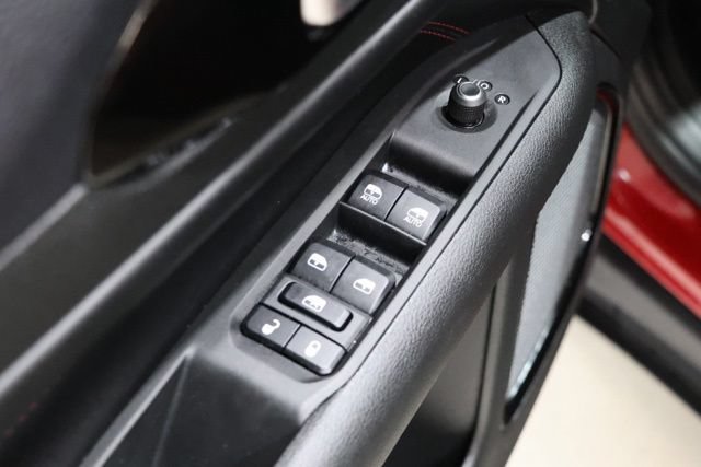 Used 2023 Jeep Compass Trailhawk w/ Trailhawk Convenience Group AWD/4WD image 22