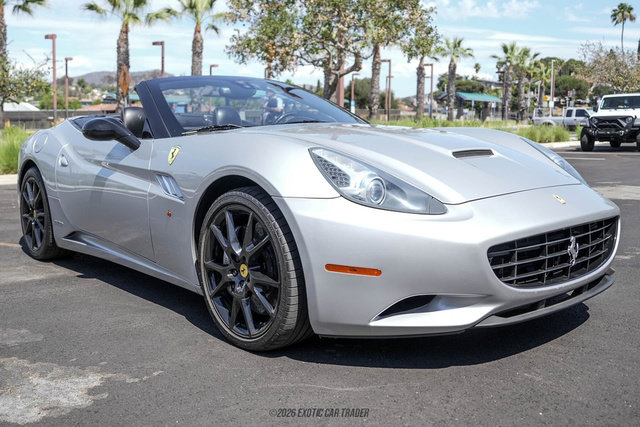Used 2012 Ferrari California RWD image 12