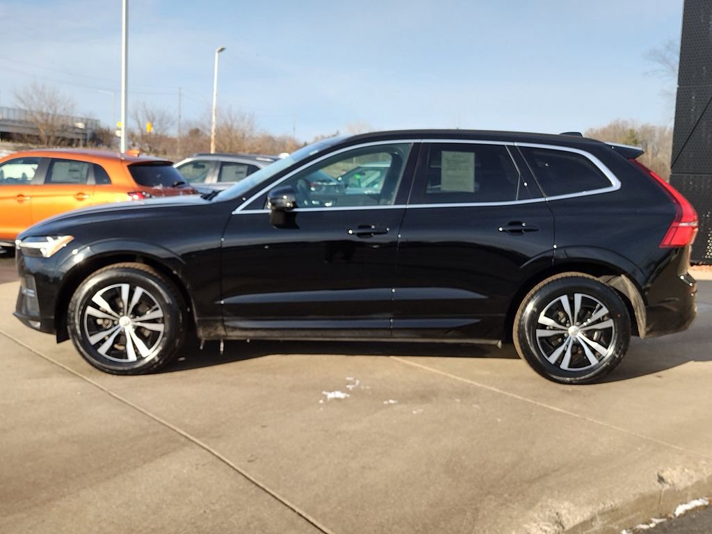 Used 2023 Volvo XC60 B5 Core image 20