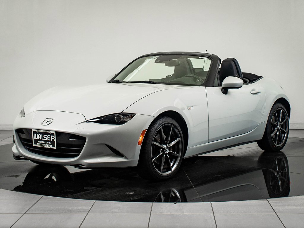 Used 2017 MAZDA MX-5 Miata Grand Touring image 2