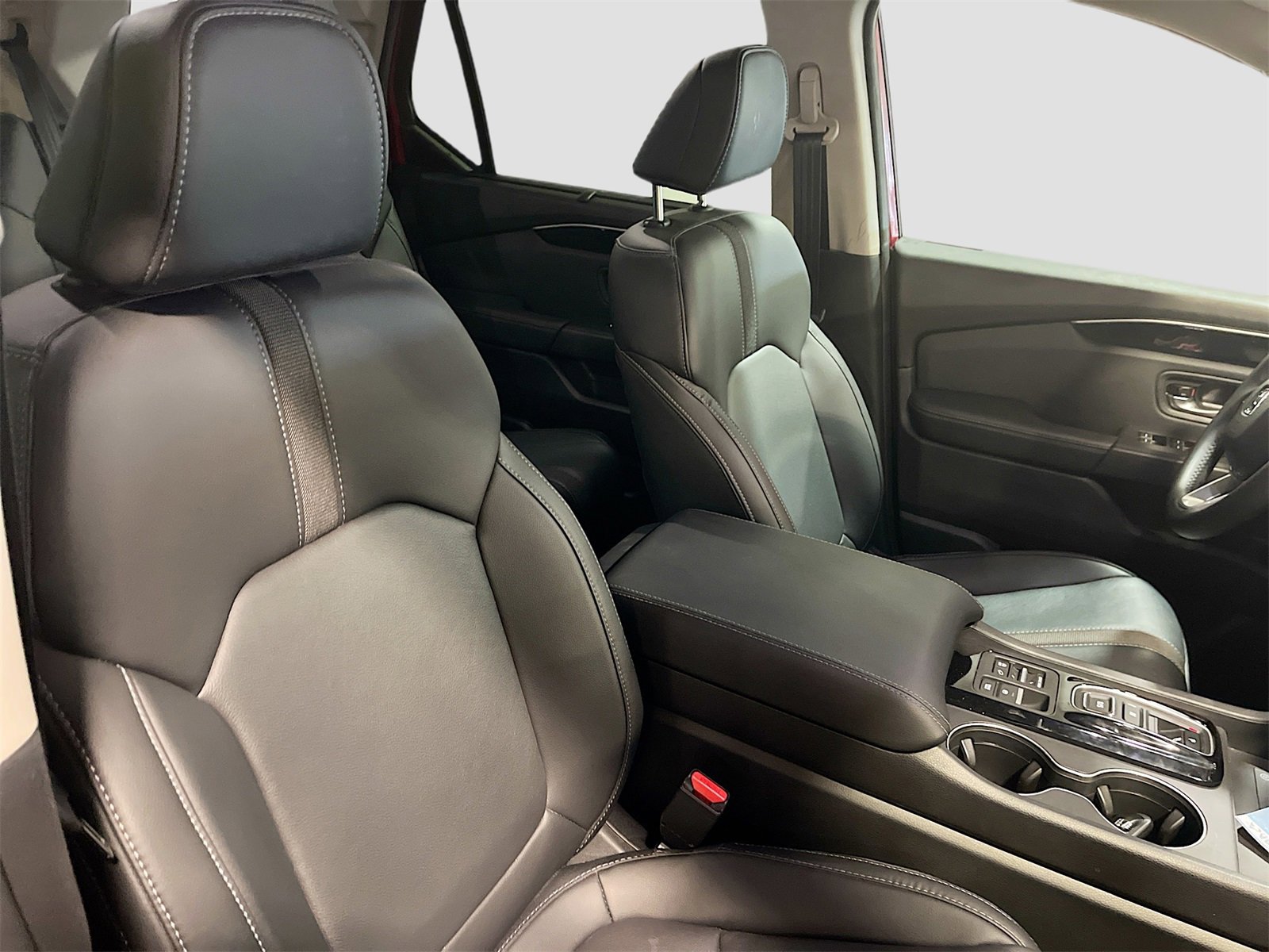 Used 2025 Honda Pilot EX-L image 29