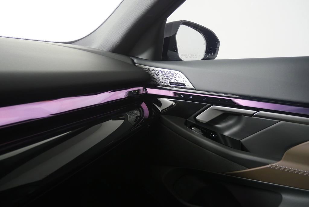 Used 2026 BMW 540i xDrive w/ M Sport Package image 29