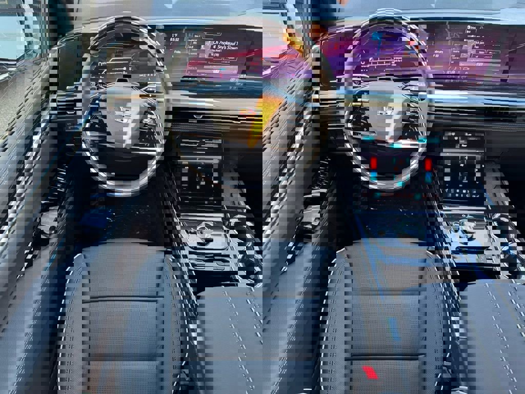 New 2026 Cadillac Escalade ESV Sport w/ LPO, ONYX Package image 15