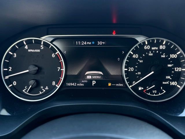 Used 2023 Nissan Rogue SV image 25