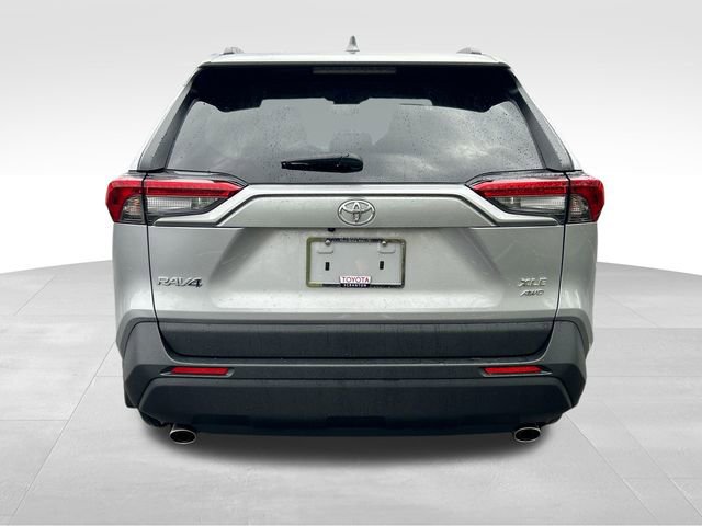 Used 2023 Toyota RAV4 XLE AWD/4WD image 5