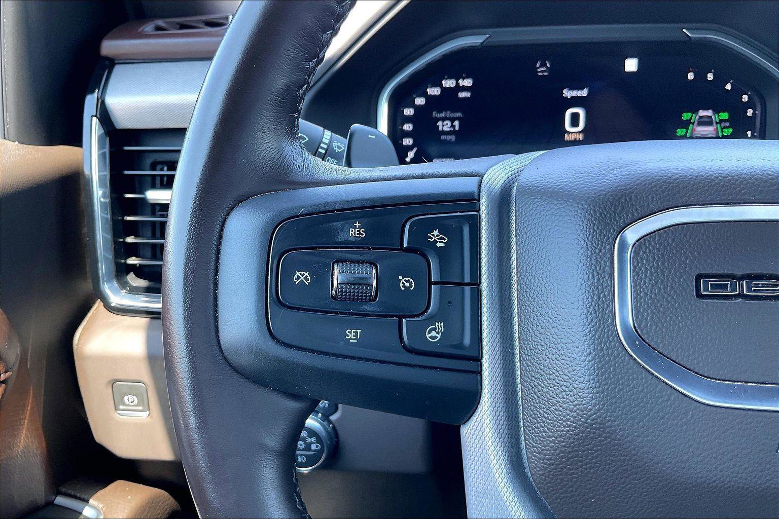 Used 2022 GMC Sierra 1500 Denali w/ Technology Package AWD/4WD image 18
