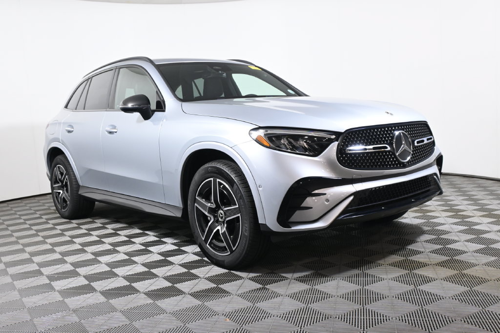Used 2025 Mercedes-Benz GLC 300 4MATIC image 9
