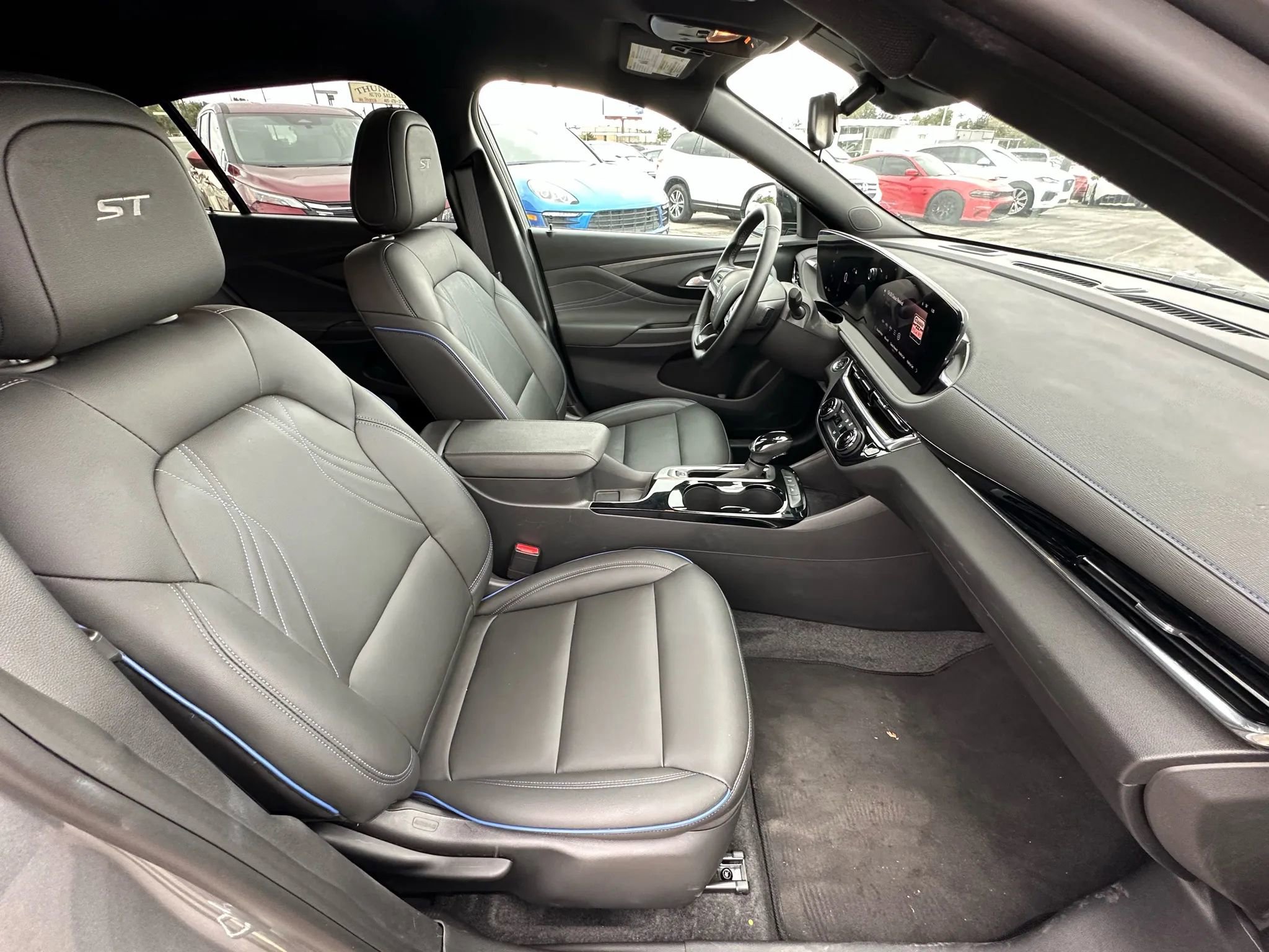 Used 2025 Buick Envista Sport Touring image 13