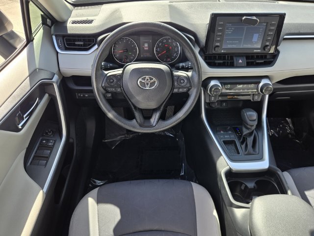 Used 2020 Toyota RAV4 XLE w/ Convenience Package FWD image 12