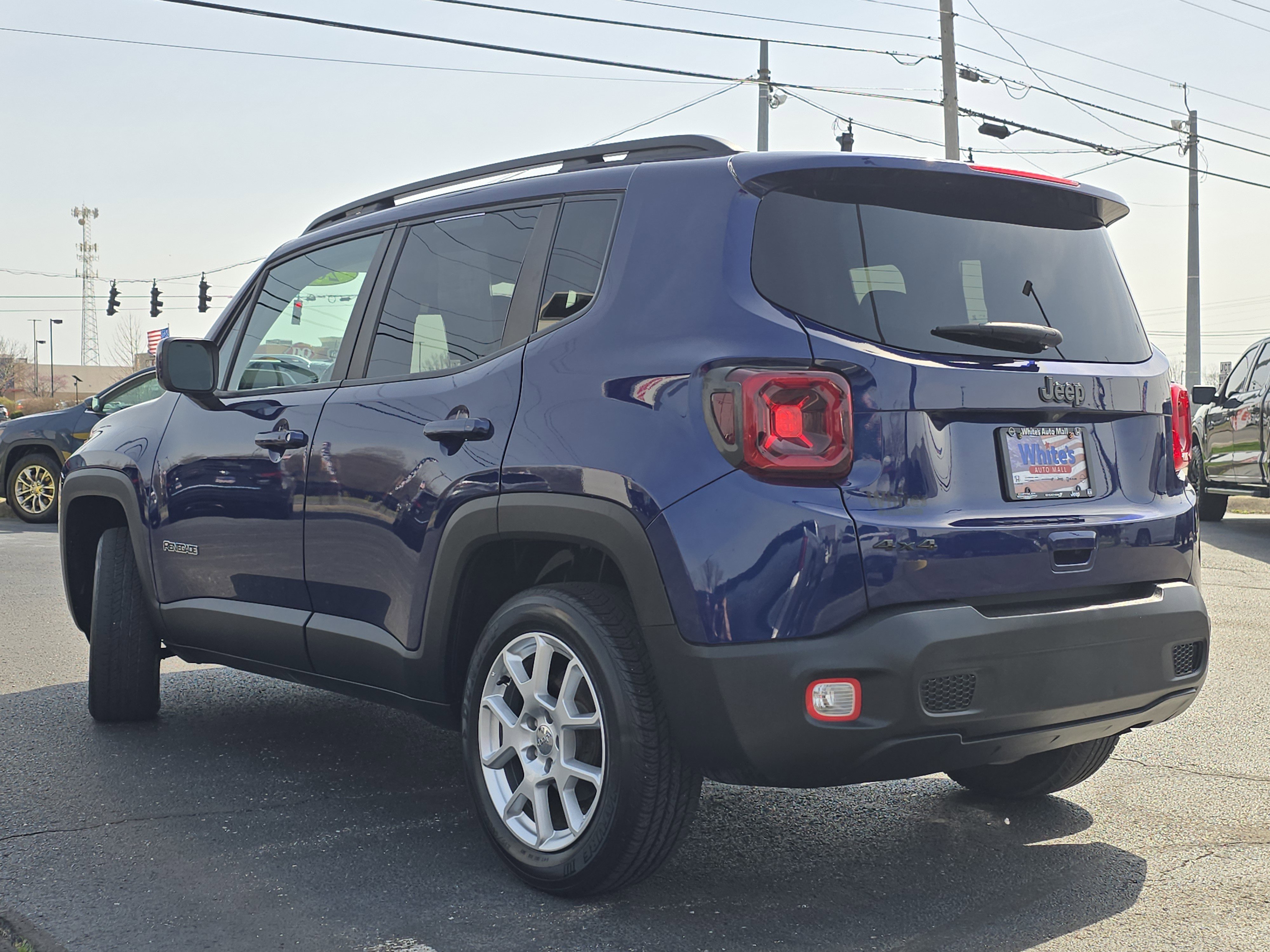 Used 2020 Jeep Renegade Latitude w/ Cold Weather Group image 16
