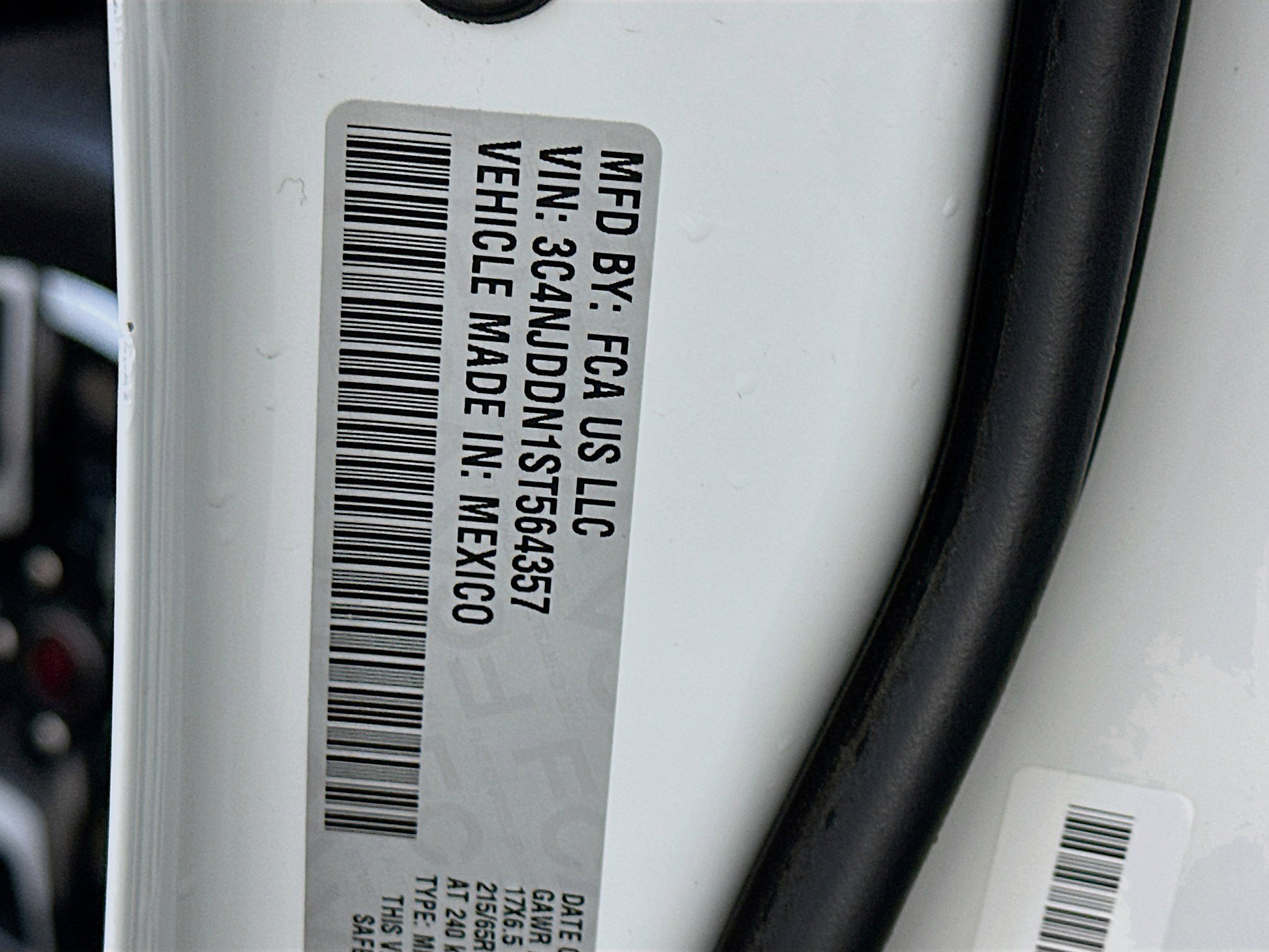 Used 2025 Jeep Compass Trailhawk AWD/4WD image 12