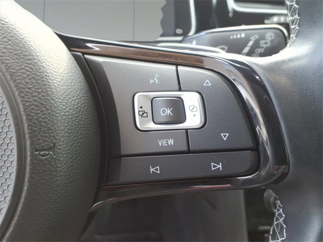 Used 2019 Volkswagen Golf R 4-Door image 21