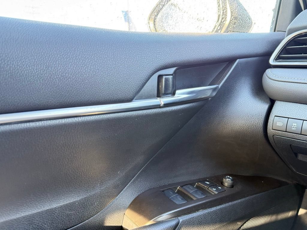 Used 2024 Toyota Camry SE FWD image 11