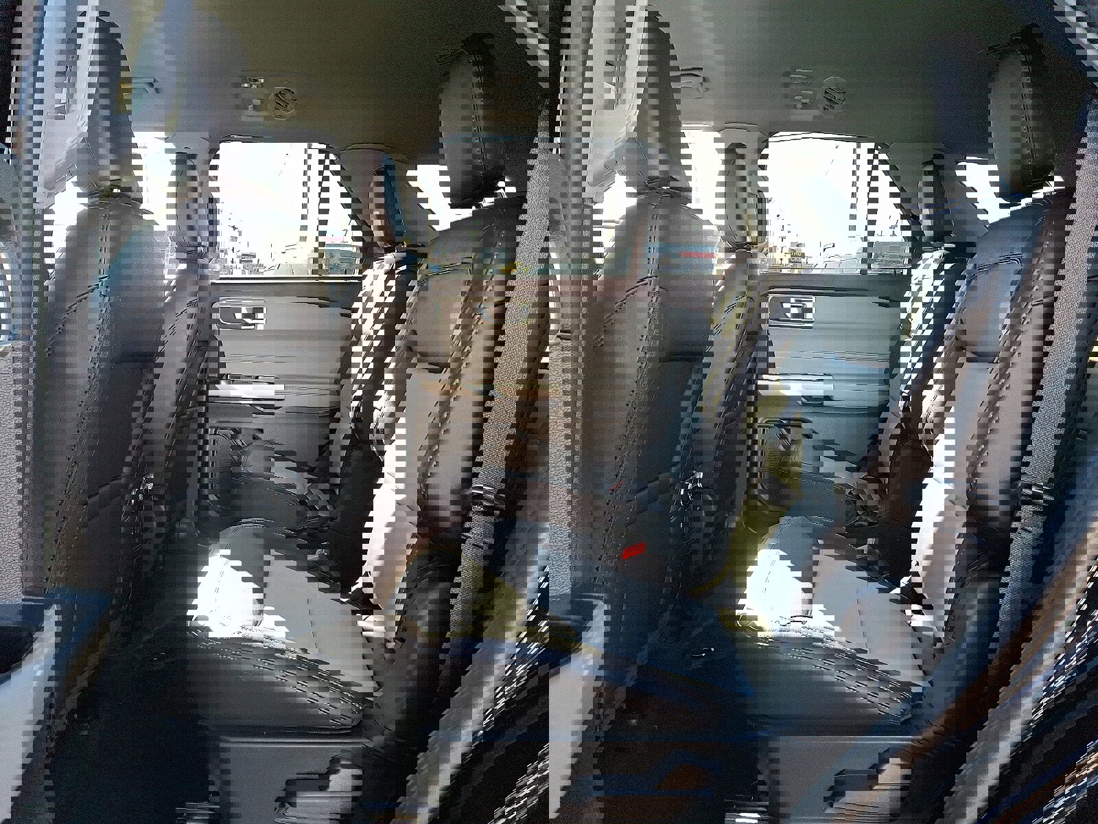 Certified 2022 Ford Explorer XLT w/ Equipment Group 202A image 10