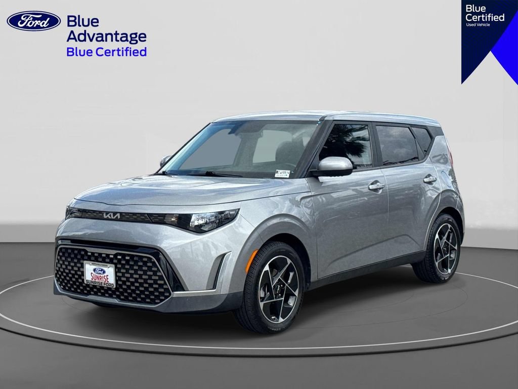 Used 2023 Kia Soul EX FWD image 1