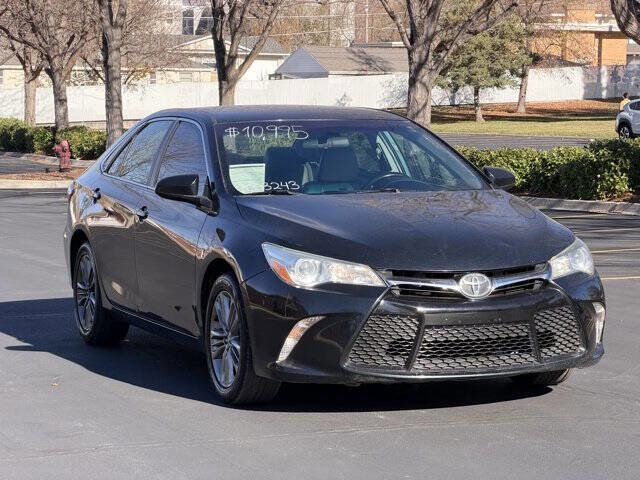 Used 2015 Toyota Camry SE image 1