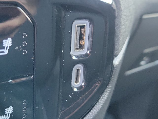 Used 2022 Chevrolet Silverado 1500 LT RWD image 16