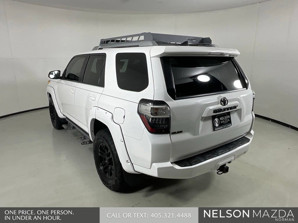 Used 2016 Toyota 4Runner SR5 AWD/4WD image 8