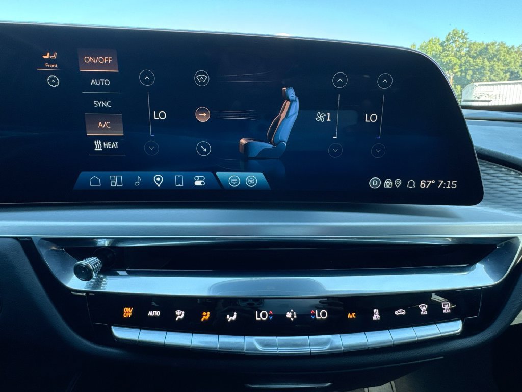 Used 2024 Cadillac Lyriq Luxury RWD image 25