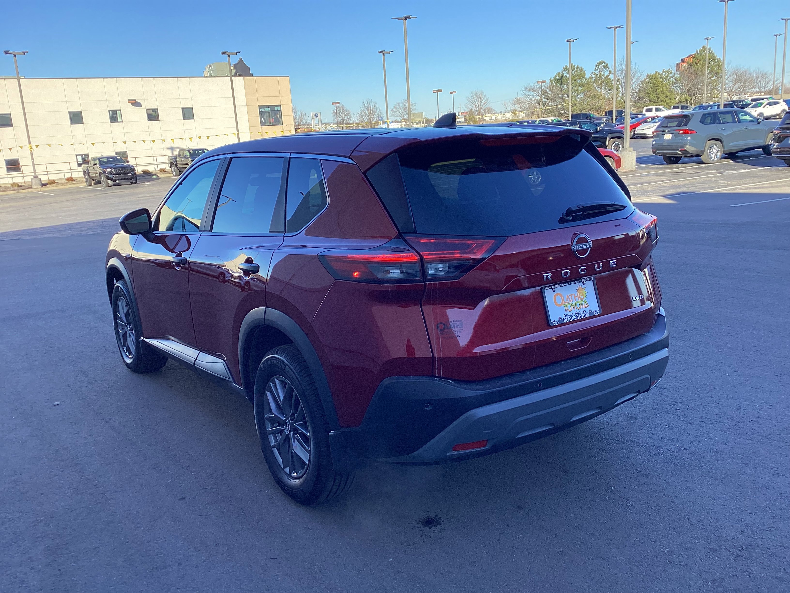 Used 2023 Nissan Rogue S image 7