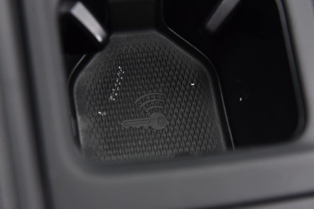 New 2027 Volkswagen Tiguan SE R-Line AWD/4WD image 16
