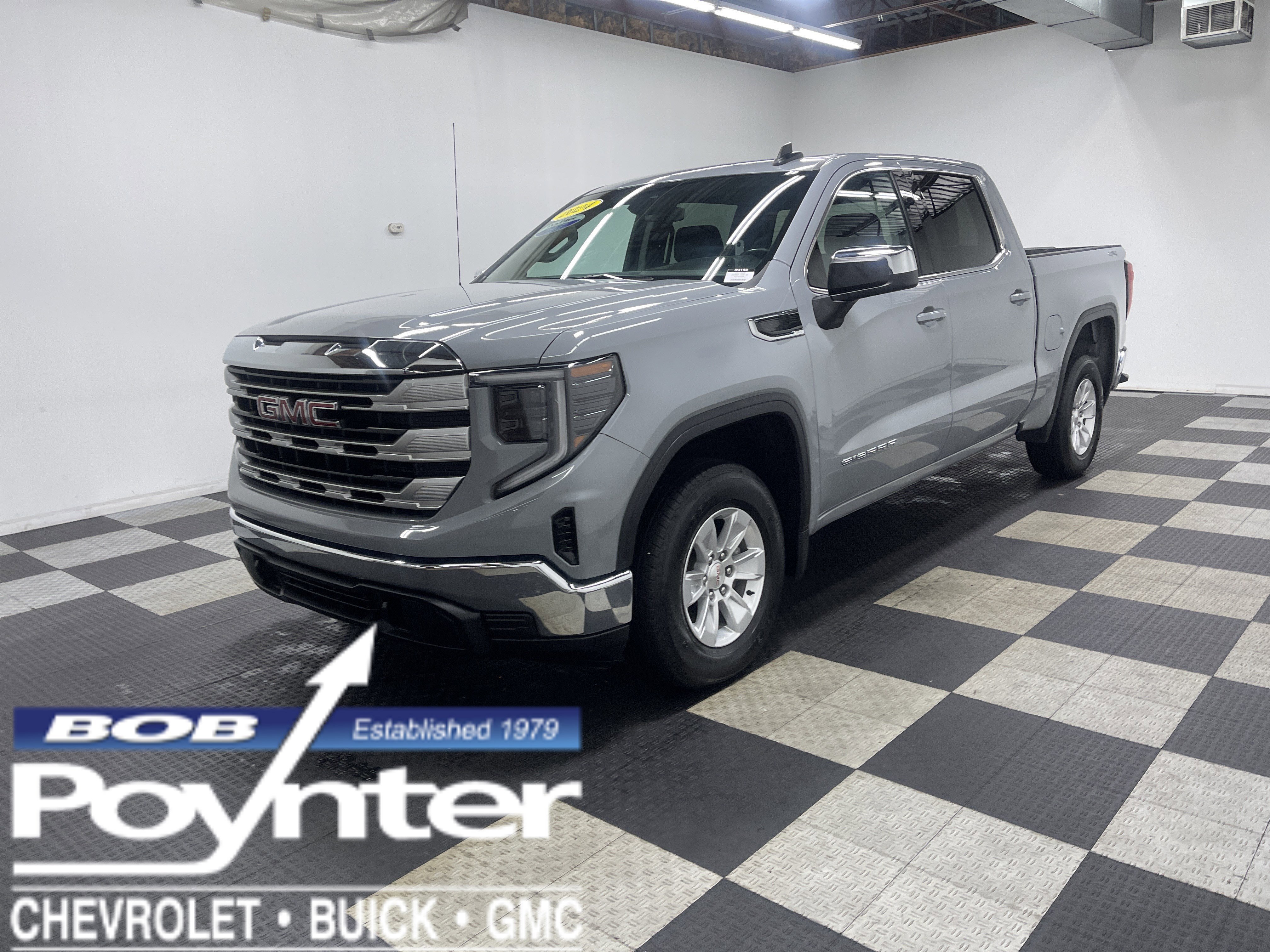 Used 2024 GMC Sierra 1500 SLE AWD/4WD image 1