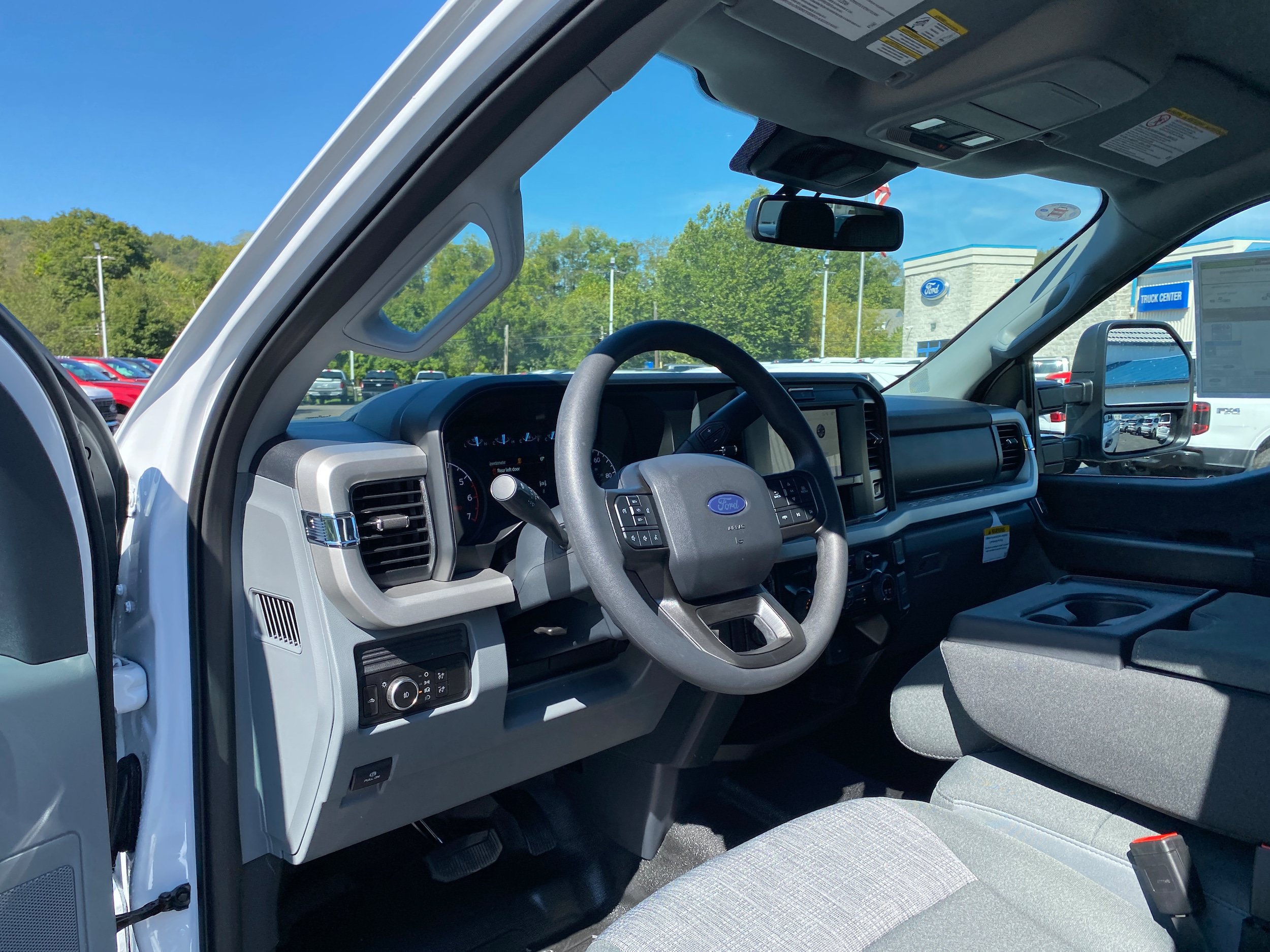New 2027 Ford F350 XLT w/ FX4 Off-Road Package AWD/4WD image 22