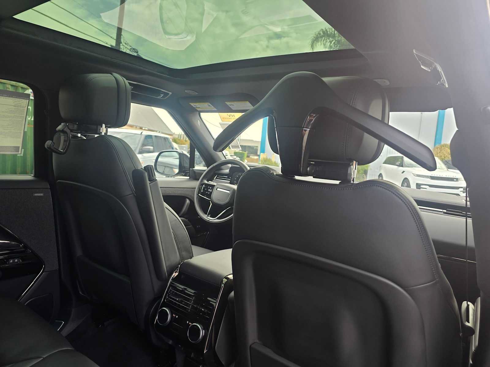 New 2026 Land Rover Range Rover Sport Dynamic SE AWD/4WD image 13