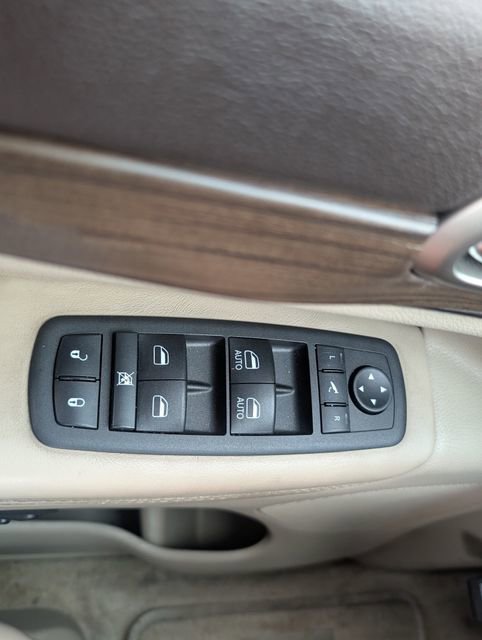 Used 2015 Jeep Grand Cherokee Overland RWD image 31