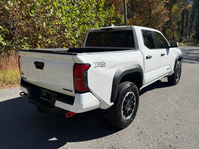 Used 2024 Toyota Tacoma TRD Off-Road image 6