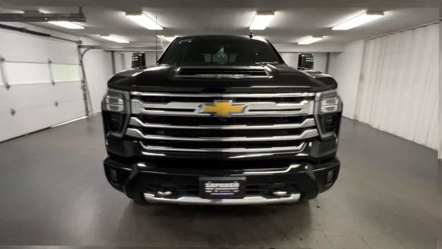 Certified 2024 Chevrolet Silverado 2500 High Country AWD/4WD image 3