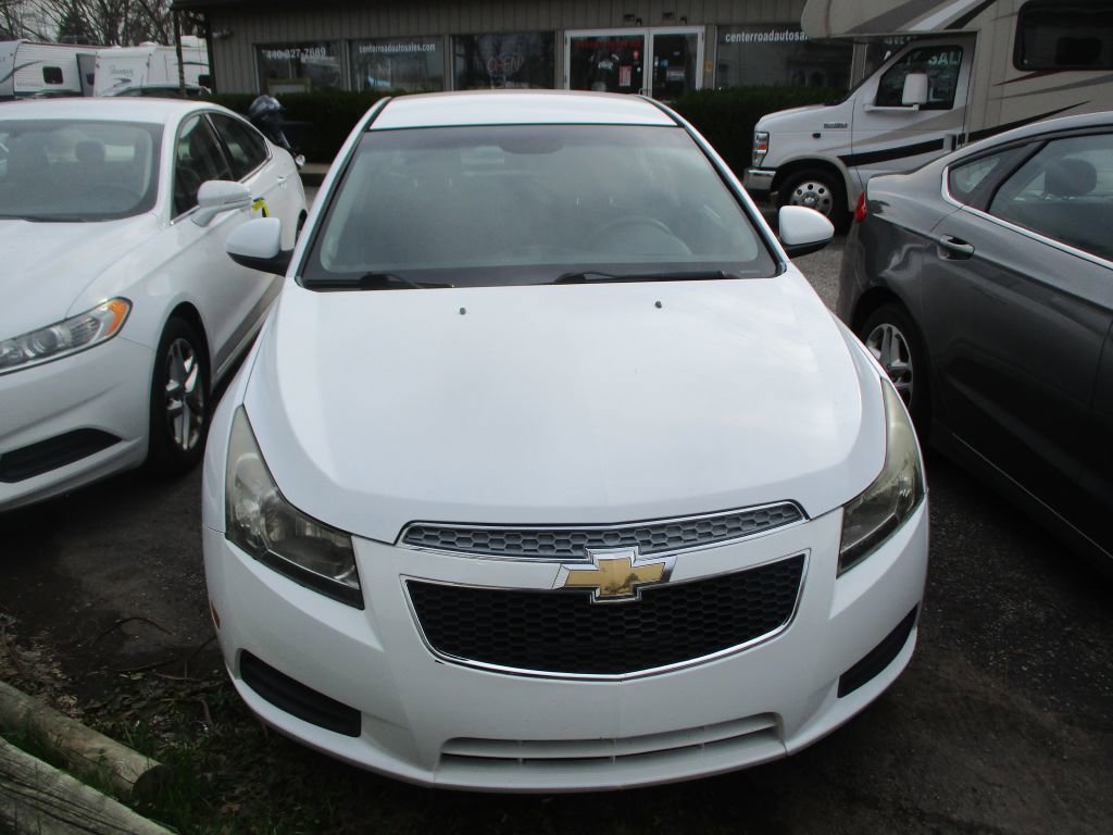 Used 2012 Chevrolet Cruze LT FWD image 2