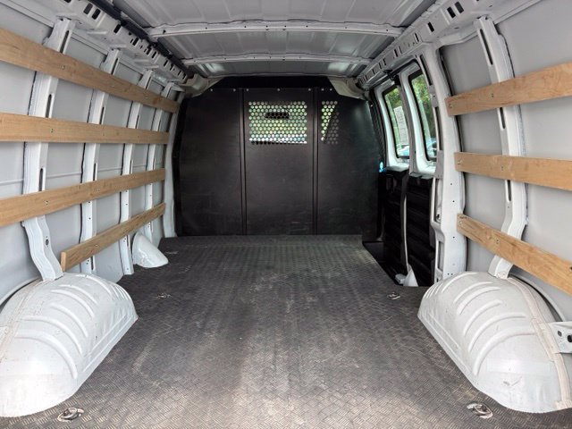 Used 2025 Chevrolet Express 2500 w/ Driver Convenience Package RWD image 10