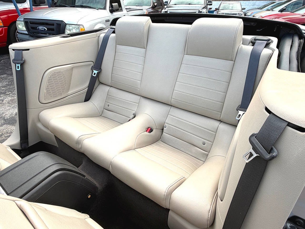 Used 2010 Ford Mustang Convertible RWD image 35