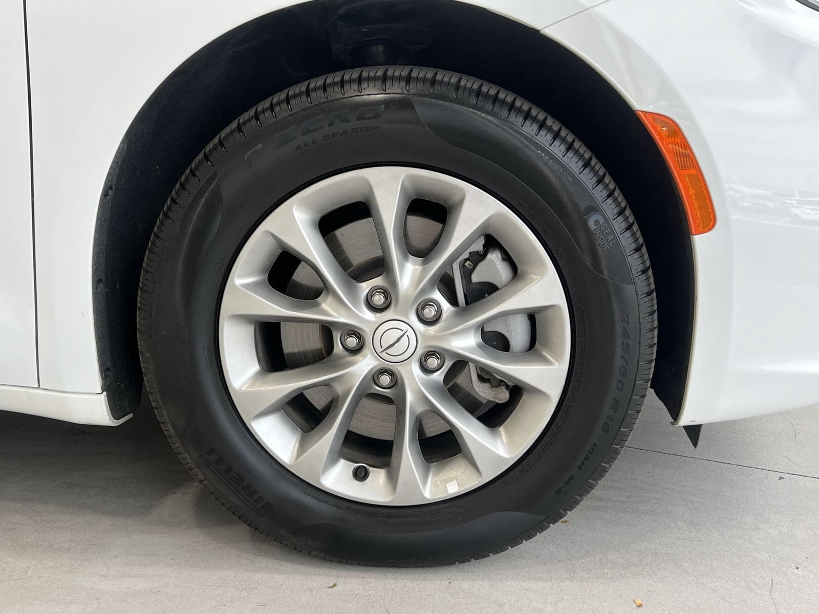 Used 2026 Chrysler Pacifica Limited AWD/4WD image 10