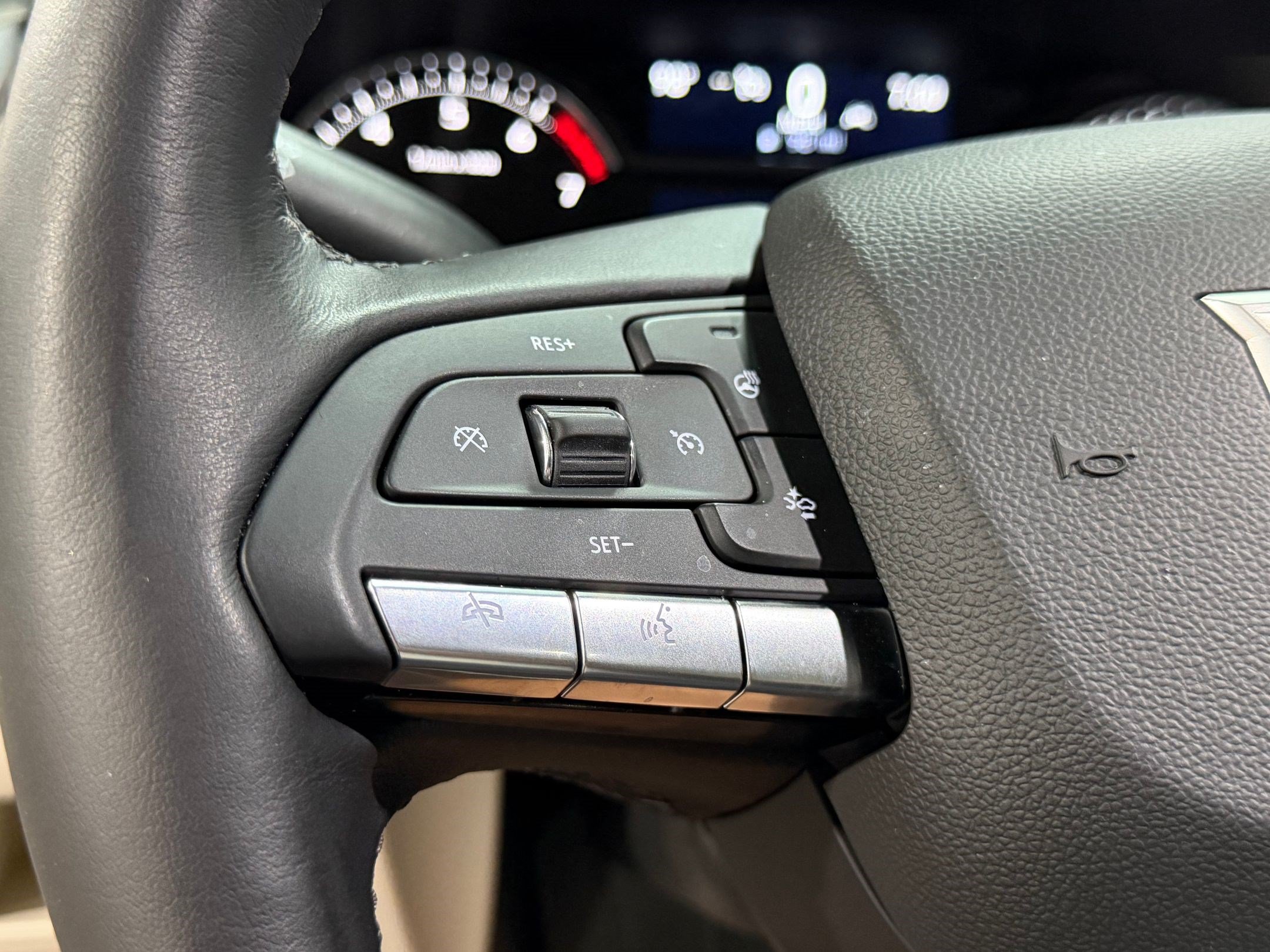 Used 2026 Cadillac CT4 Luxury RWD image 13