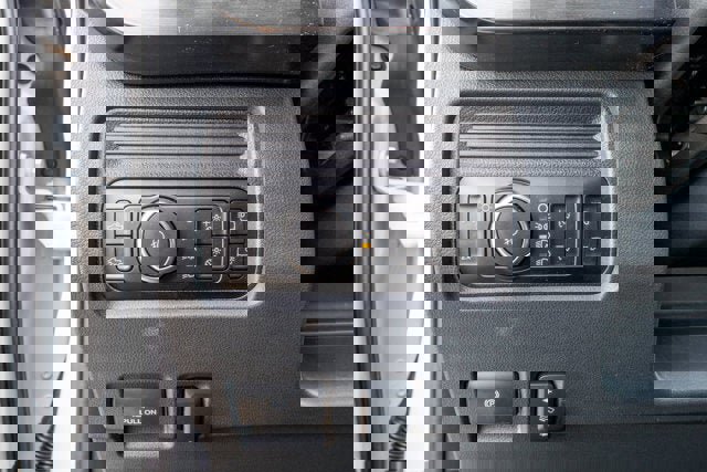 New 2026 Ford F250 Lariat w/ Black Appearance Package image 36