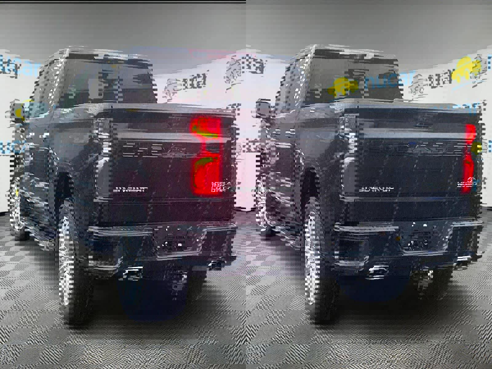 Used 2023 Chevrolet Silverado 1500 High Country w/ Technology Package image 4