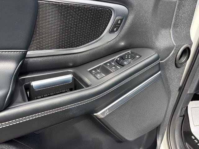 Used 2025 Ford Expedition Platinum w/ Stealth Appearance Package AWD/4WD image 14